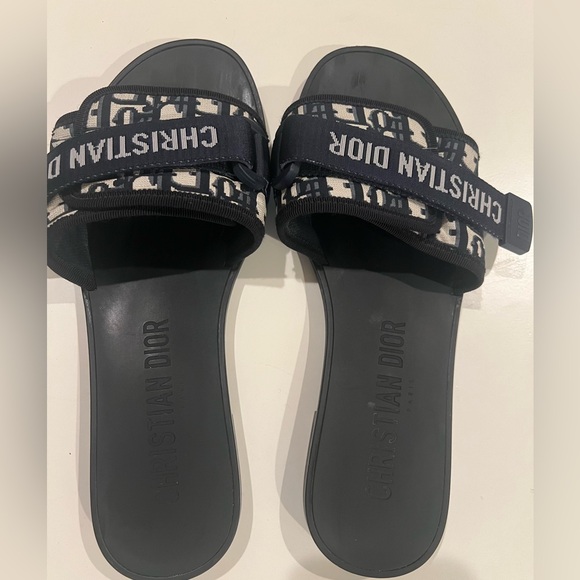 Dior Revolution slides - Picture 2 of 3
